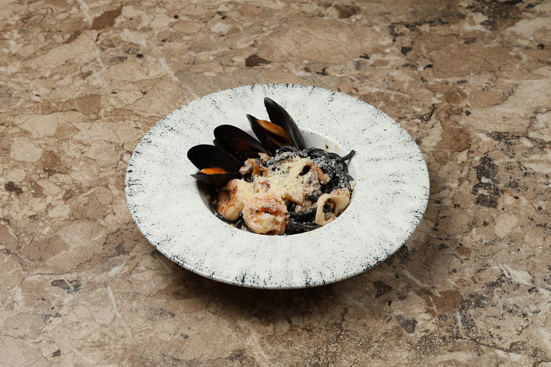 Спагетти Неро с Морепродуктами 