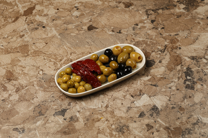  Маслины.оливки.вялен.томаты.