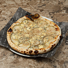 Пицца Горгонзолой и Грушей