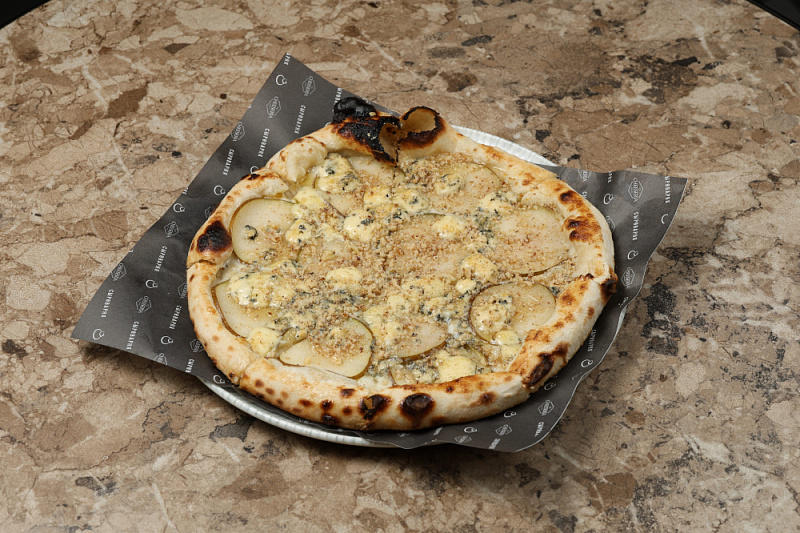 Пицца Горгонзолой и Грушей