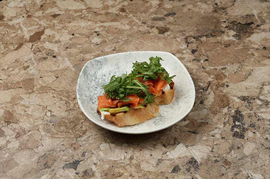 Брускетта с Лососем