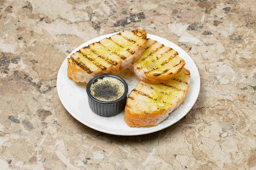 Хлеб с копченой четверговой солью