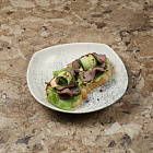 Брускетта с ферм.говядиной